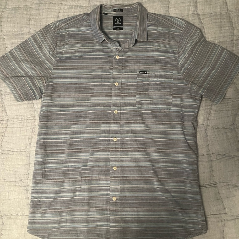 Volcom Men's Blue Striped Button Down Shirt
